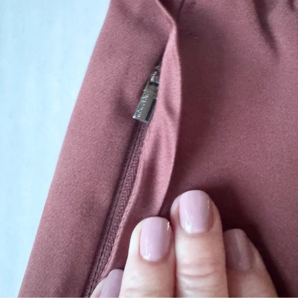 Athleta New Endeavor High Rise Relaxed Pant
Cherrywood Brown Women's Size S NWT - Picture 7 of 16